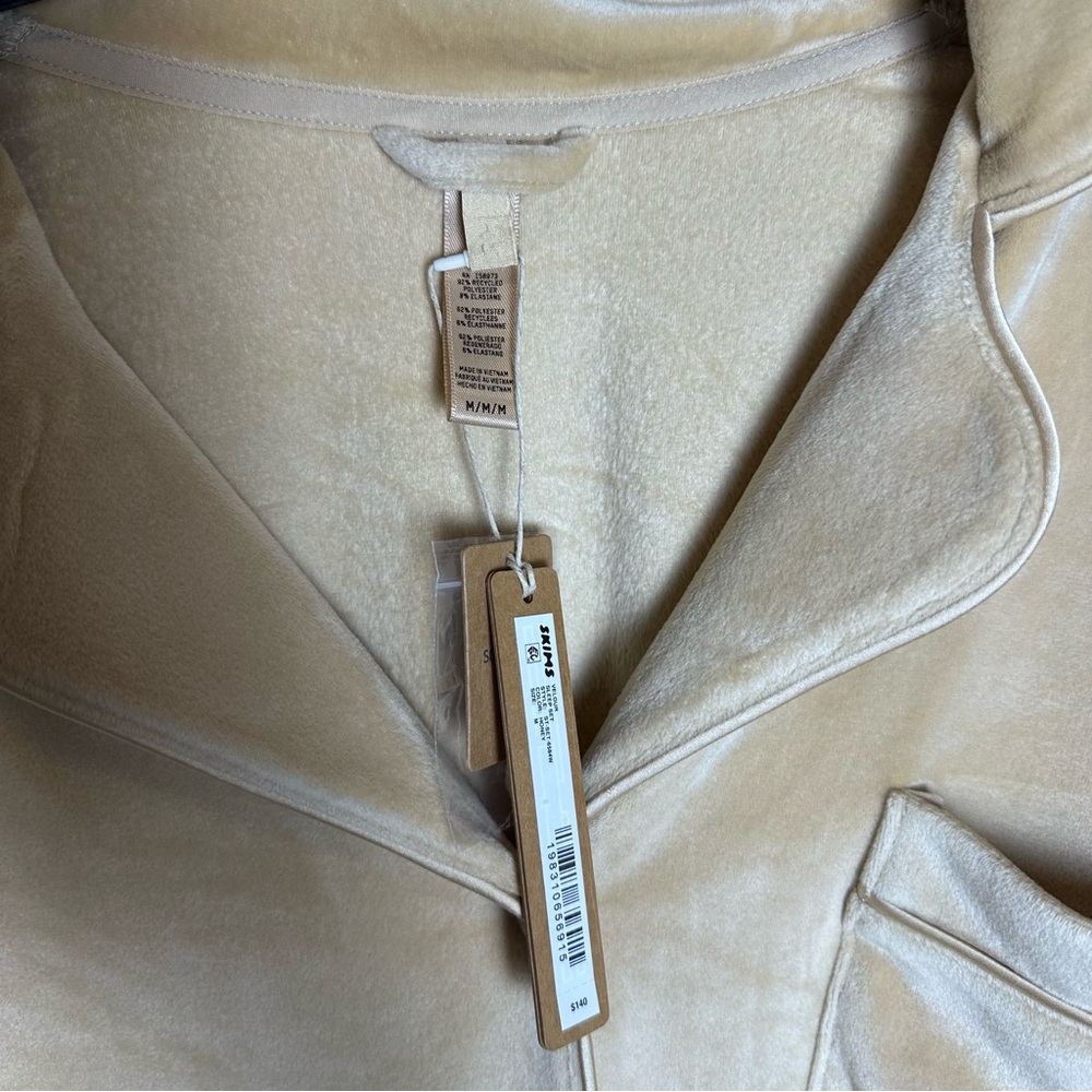 SKIMS Velour Long Sleeve Sleep Shirt Honey Medium NWT Soft Lounge Pajama Top - Picture 2 of 13